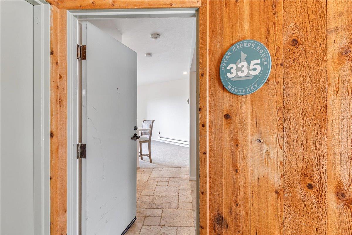 Detail Gallery Image 5 of 24 For 125 Surf Way #335,  Monterey,  CA 93940 - 1 Beds | 1 Baths