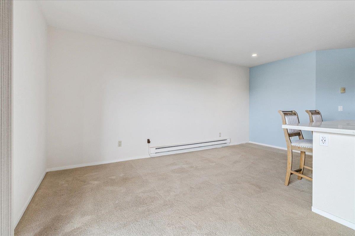 Detail Gallery Image 9 of 24 For 125 Surf Way #335,  Monterey,  CA 93940 - 1 Beds | 1 Baths