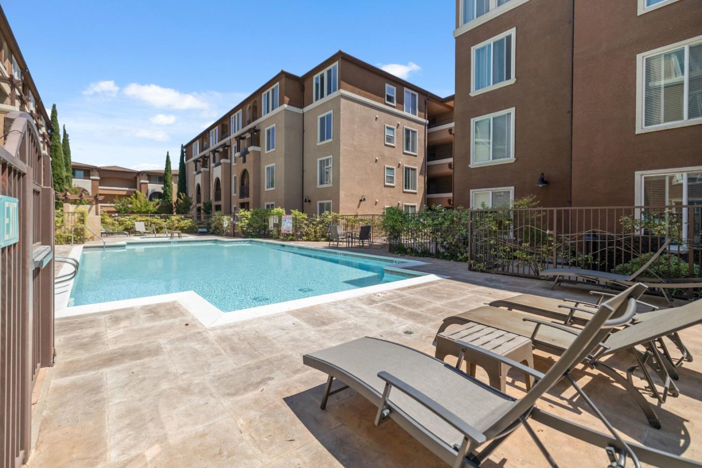 Detail Gallery Image 27 of 62 For 801 S Winchester Blvd #3206,  San Jose,  CA 95128 - 1 Beds | 1 Baths