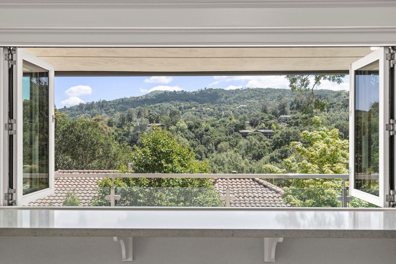 Detail Gallery Image 11 of 31 For 145 Central Ave, Los Gatos,  CA 95030 - 5 Beds | 4/1 Baths