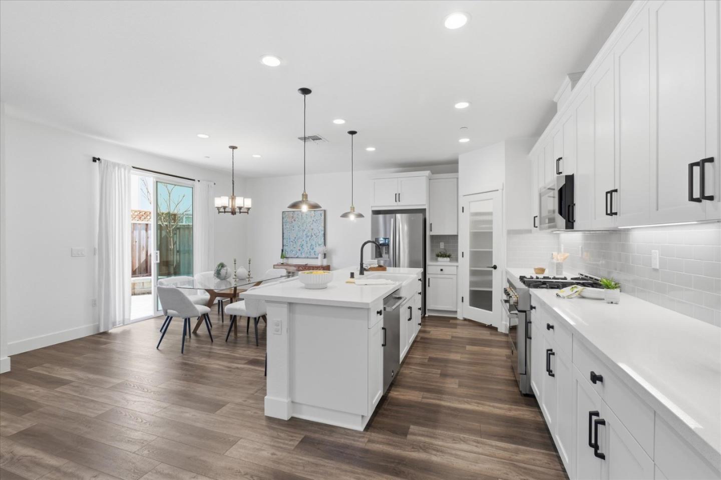 Detail Gallery Image 13 of 53 For 211 Arabian Ln, Hollister,  CA 95023 - 5 Beds | 3 Baths