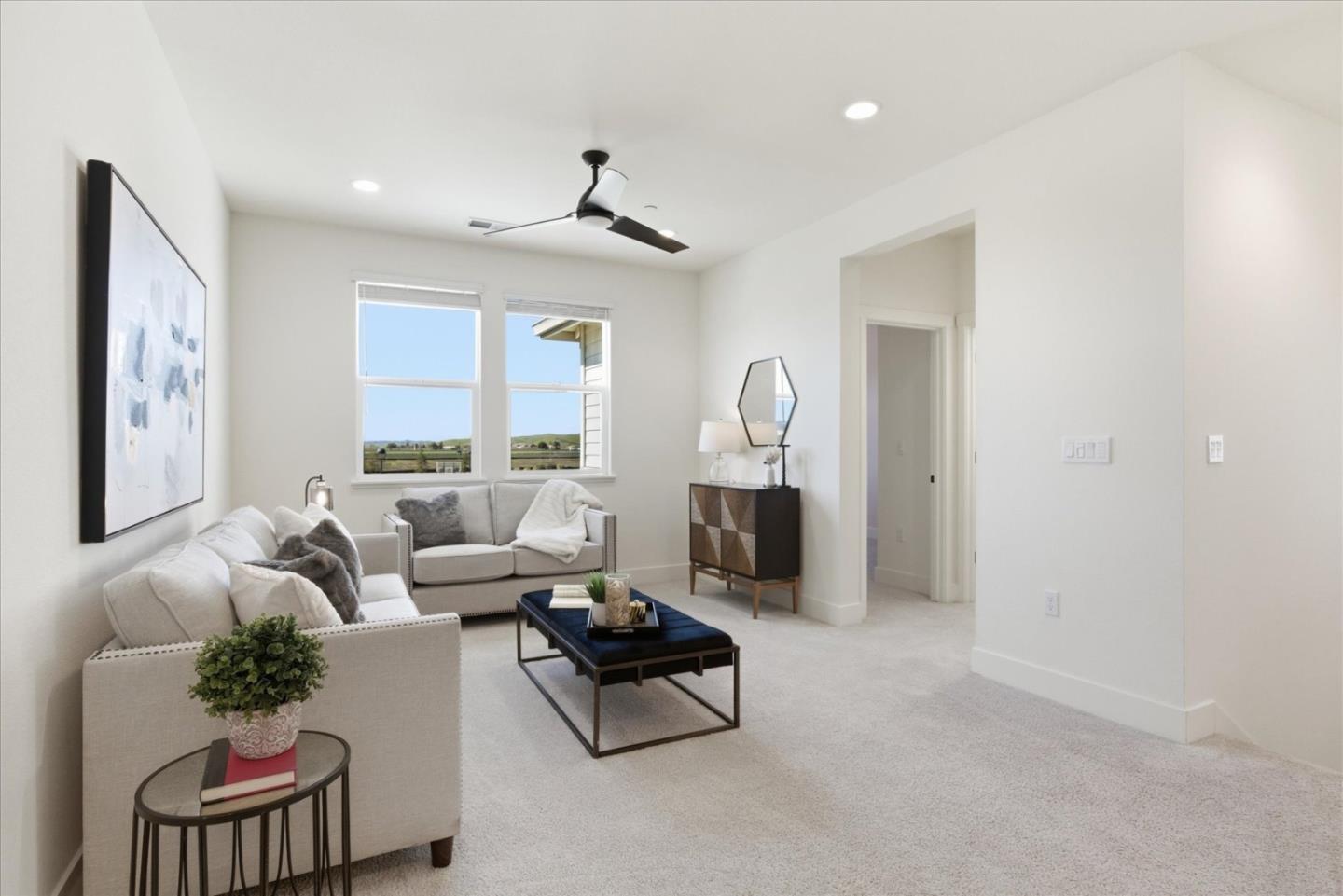 Detail Gallery Image 23 of 53 For 211 Arabian Ln, Hollister,  CA 95023 - 5 Beds | 3 Baths