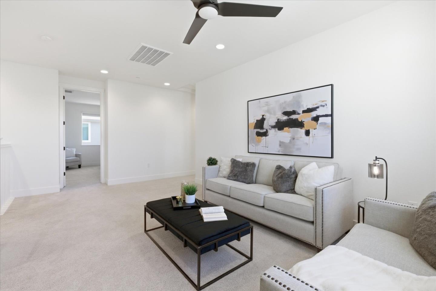 Detail Gallery Image 24 of 53 For 211 Arabian Ln, Hollister,  CA 95023 - 5 Beds | 3 Baths