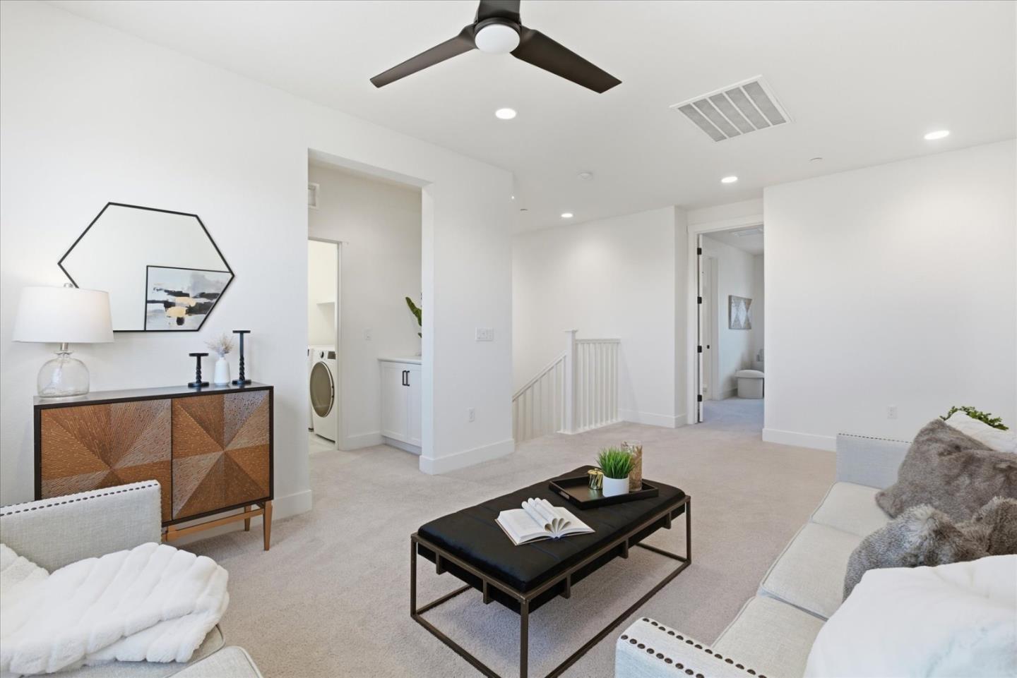 Detail Gallery Image 25 of 53 For 211 Arabian Ln, Hollister,  CA 95023 - 5 Beds | 3 Baths