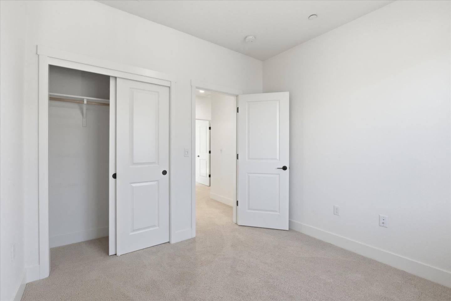 Detail Gallery Image 31 of 53 For 211 Arabian Ln, Hollister,  CA 95023 - 5 Beds | 3 Baths