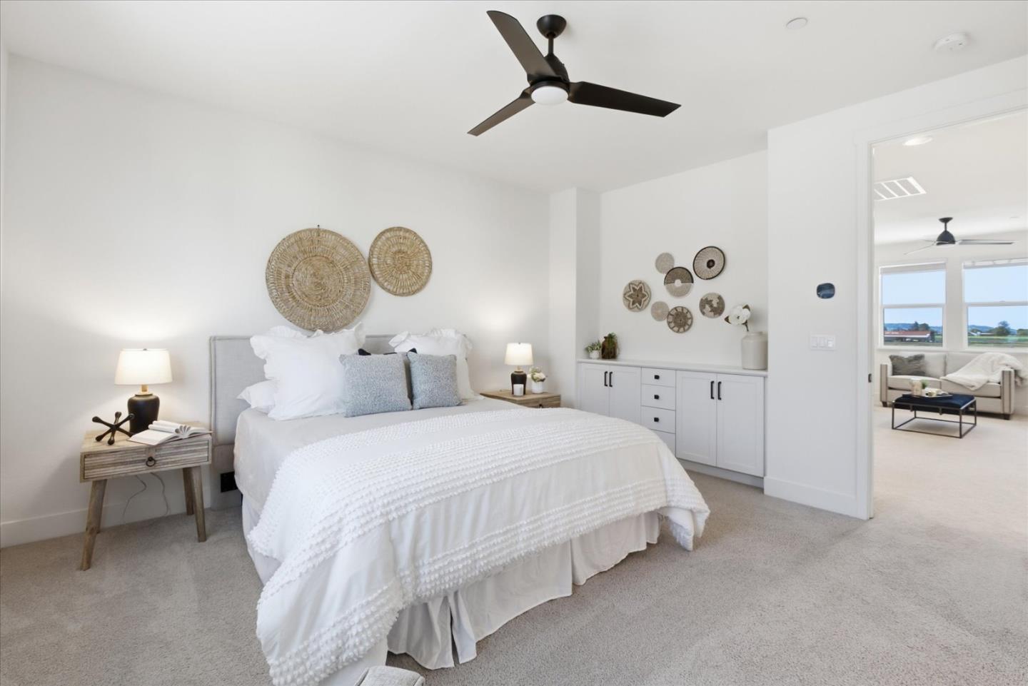 Detail Gallery Image 34 of 53 For 211 Arabian Ln, Hollister,  CA 95023 - 5 Beds | 3 Baths