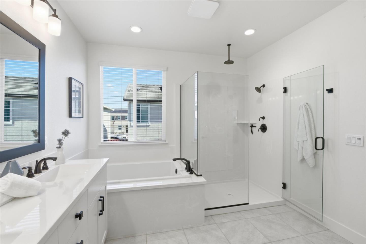 Detail Gallery Image 36 of 53 For 211 Arabian Ln, Hollister,  CA 95023 - 5 Beds | 3 Baths