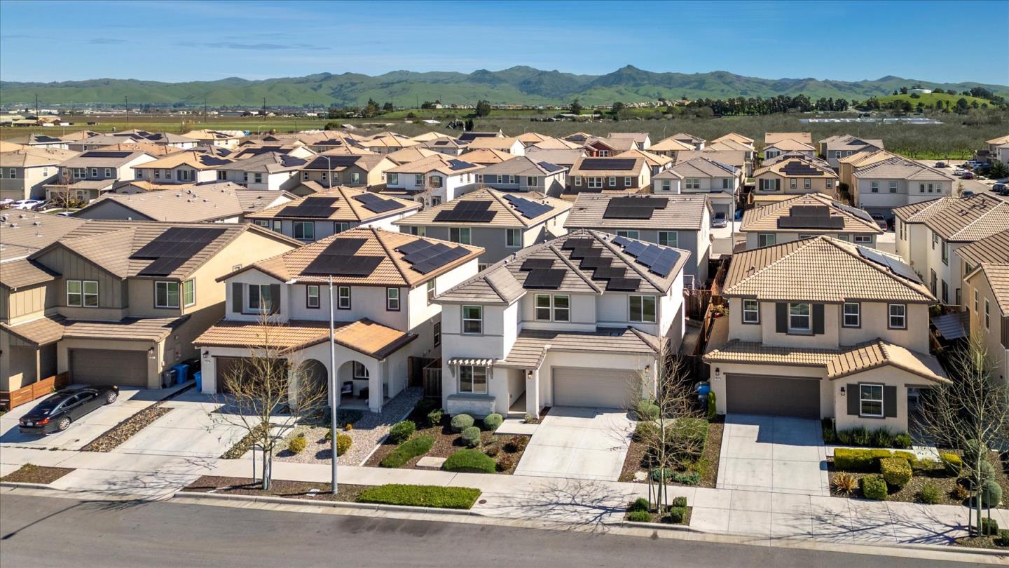 Detail Gallery Image 46 of 53 For 211 Arabian Ln, Hollister,  CA 95023 - 5 Beds | 3 Baths