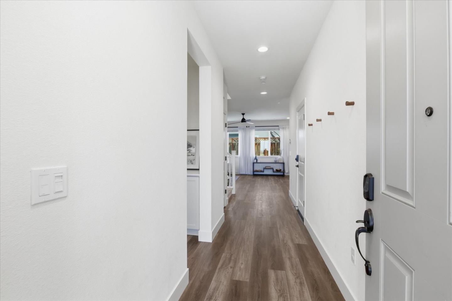 Detail Gallery Image 6 of 53 For 211 Arabian Ln, Hollister,  CA 95023 - 5 Beds | 3 Baths