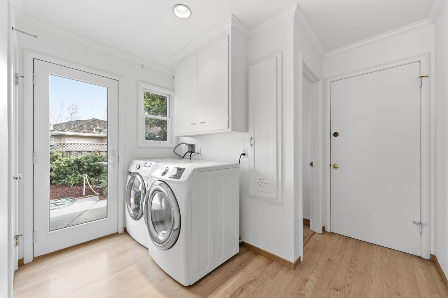 Detail Gallery Image 12 of 47 For 8 Patricia Pl, Menlo Park,  CA 94025 - 4 Beds | 2/1 Baths