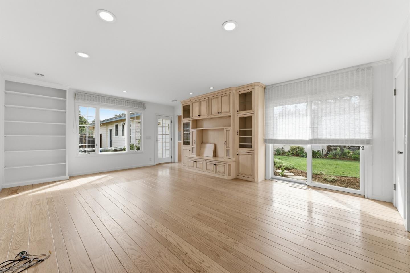 Detail Gallery Image 14 of 47 For 8 Patricia Pl, Menlo Park,  CA 94025 - 4 Beds | 2/1 Baths