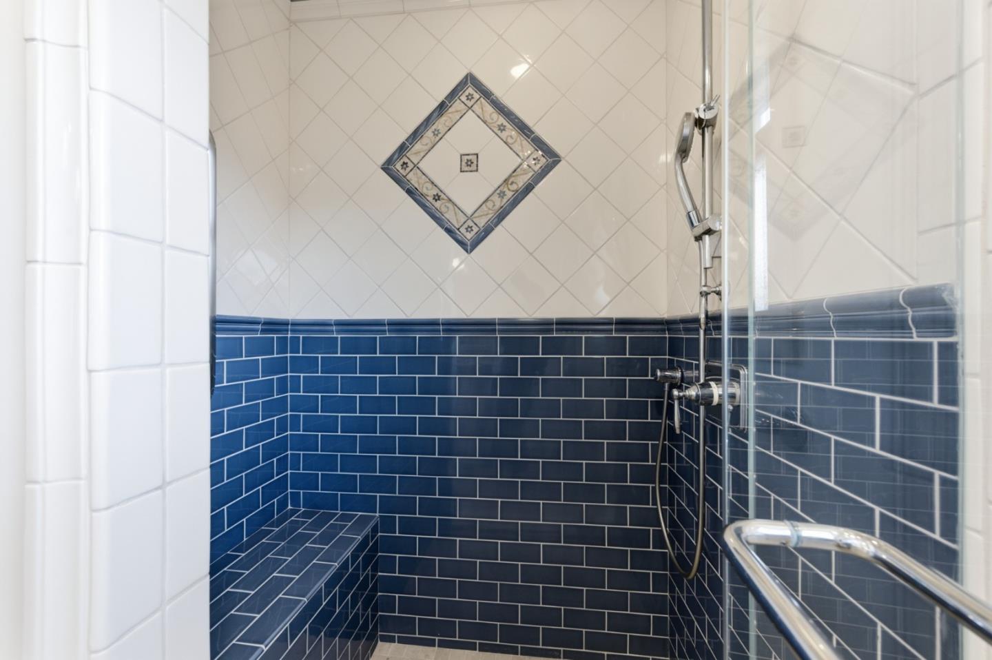 Detail Gallery Image 19 of 47 For 8 Patricia Pl, Menlo Park,  CA 94025 - 4 Beds | 2/1 Baths