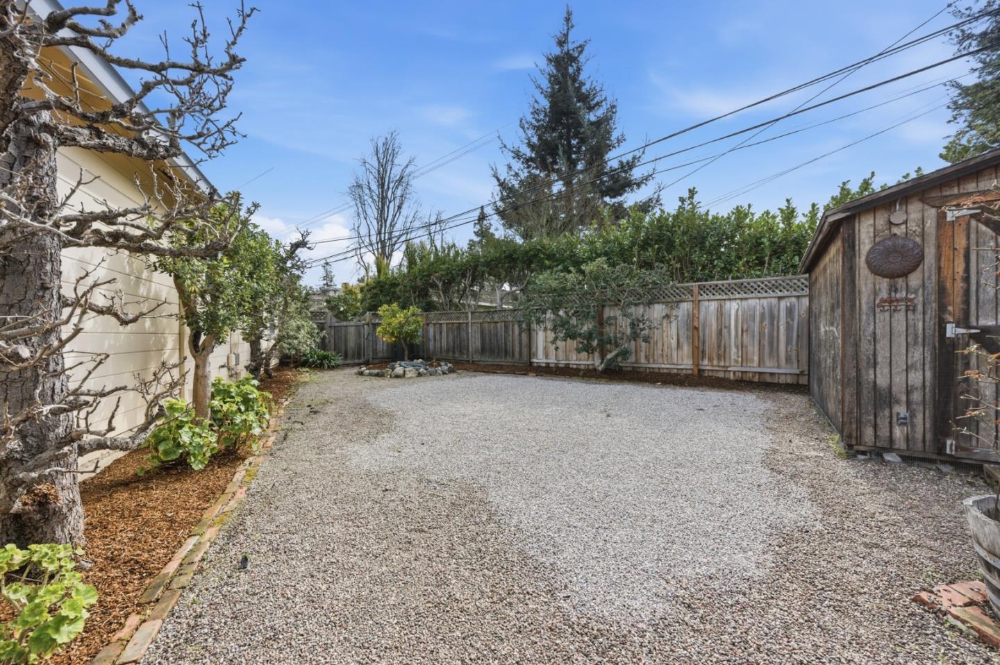 Detail Gallery Image 43 of 47 For 8 Patricia Pl, Menlo Park,  CA 94025 - 4 Beds | 2/1 Baths