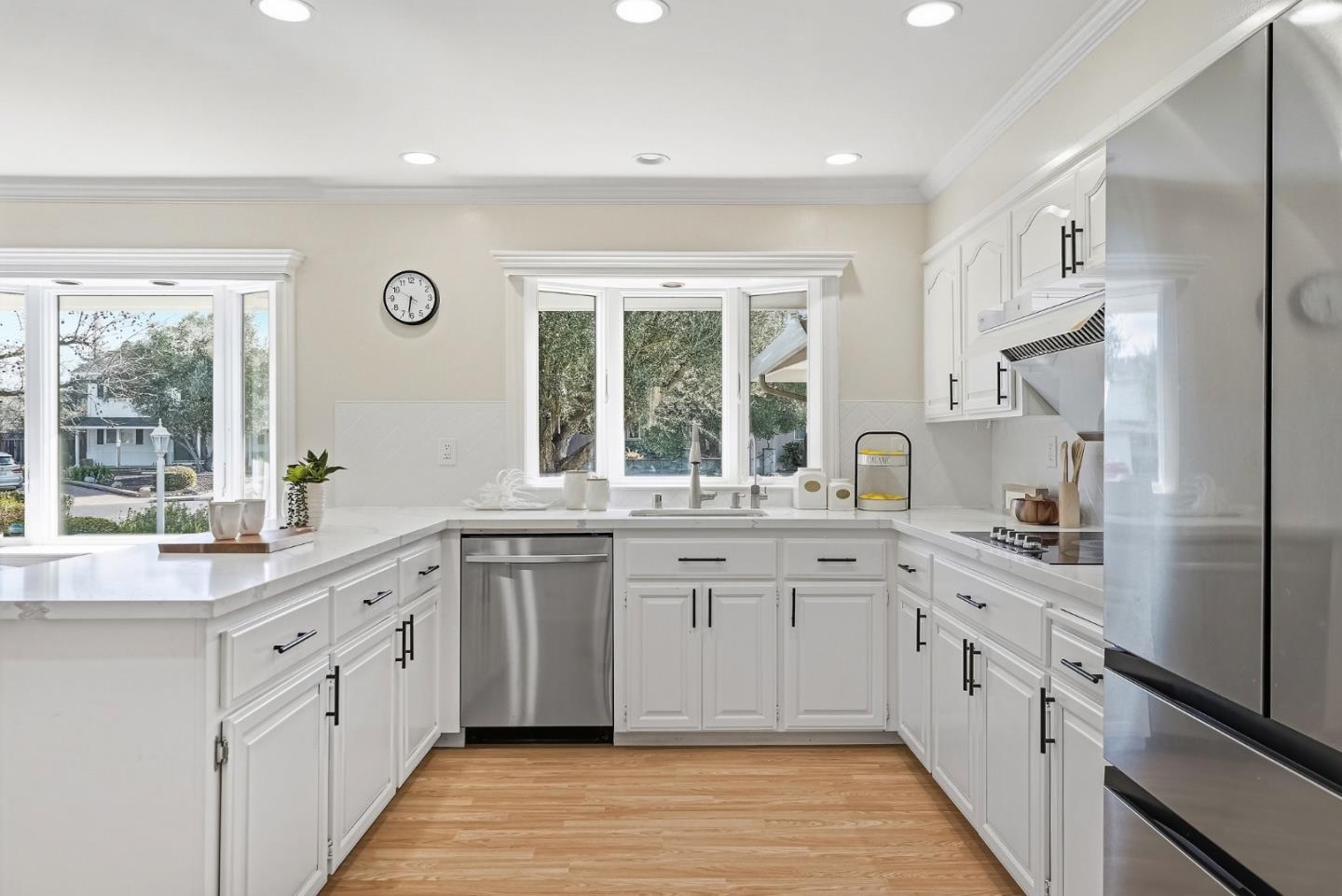 Detail Gallery Image 15 of 68 For 19319 Falmouth Ct, Saratoga,  CA 95070 - 5 Beds | 3 Baths