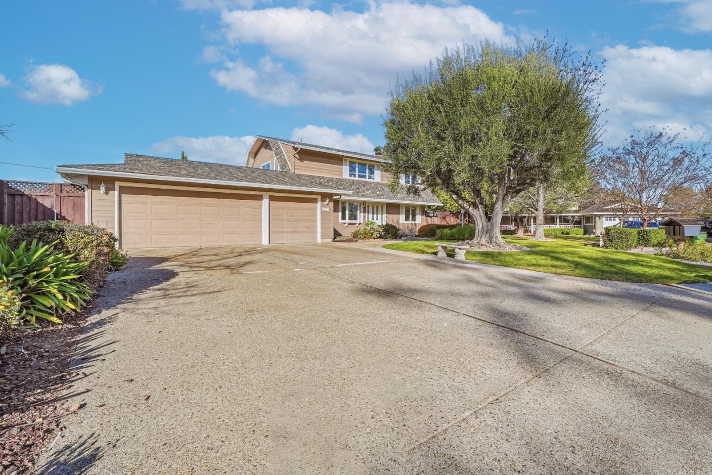 Detail Gallery Image 2 of 68 For 19319 Falmouth Ct, Saratoga,  CA 95070 - 5 Beds | 3 Baths