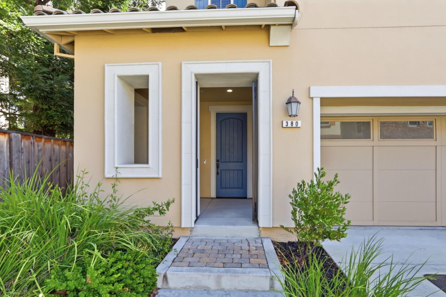 Detail Gallery Image 4 of 49 For 380 School Ct, Los Gatos,  CA 95032 - 3 Beds | 2/1 Baths