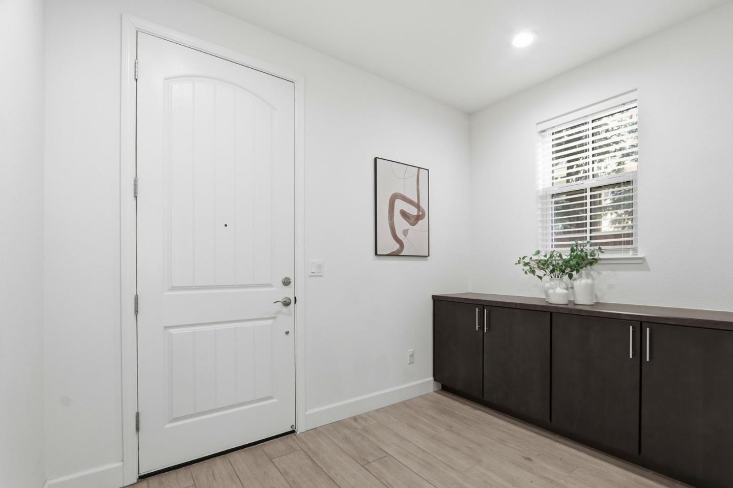 Detail Gallery Image 8 of 49 For 380 School Ct, Los Gatos,  CA 95032 - 3 Beds | 2/1 Baths