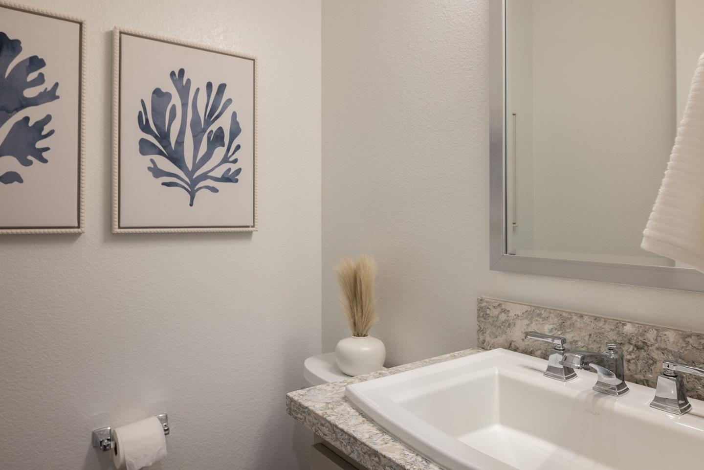 Detail Gallery Image 11 of 31 For 3004 Lighthouse Ln, Marina,  CA 93933 - 5 Beds | 4/1 Baths