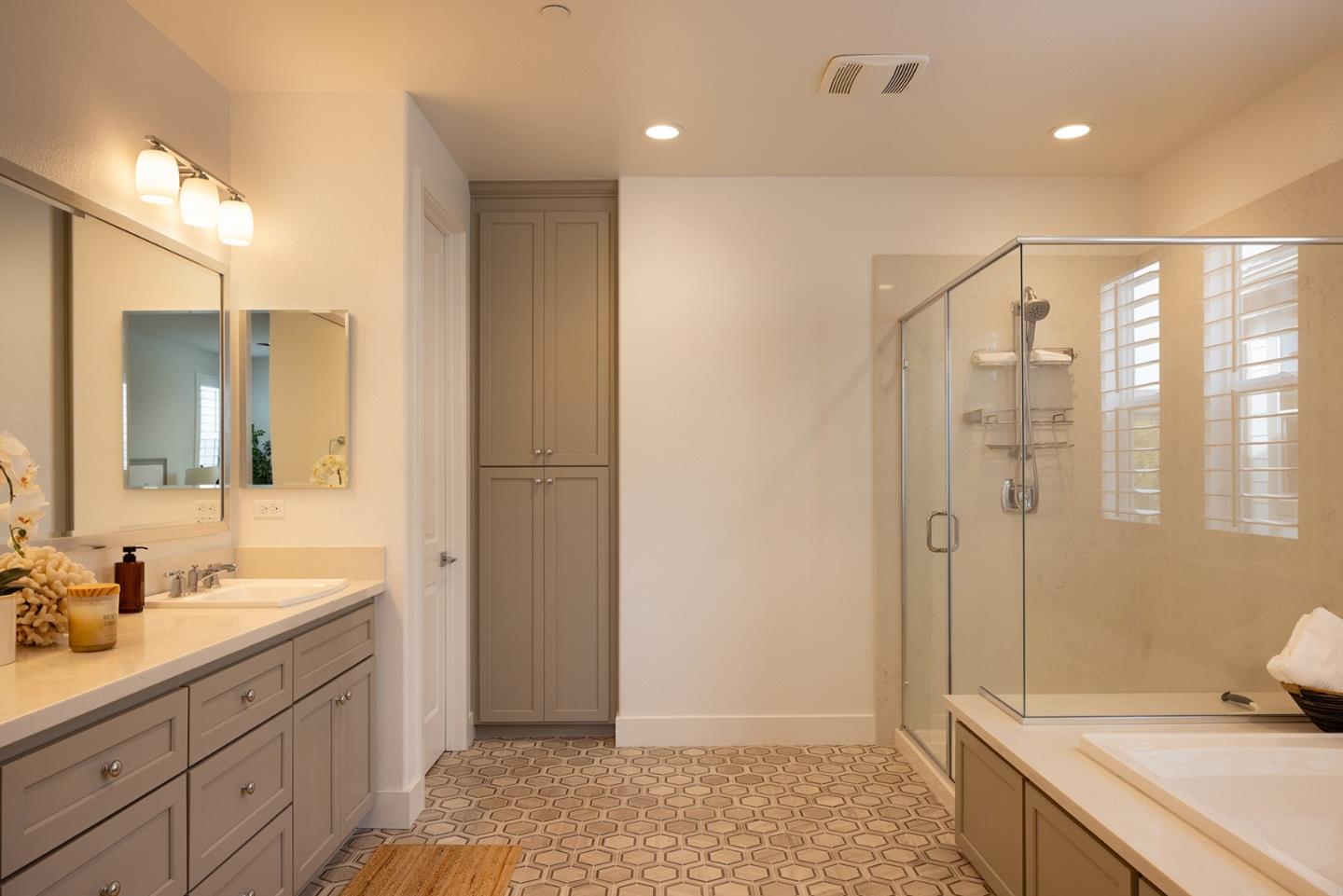 Detail Gallery Image 18 of 31 For 3004 Lighthouse Ln, Marina,  CA 93933 - 5 Beds | 4/1 Baths