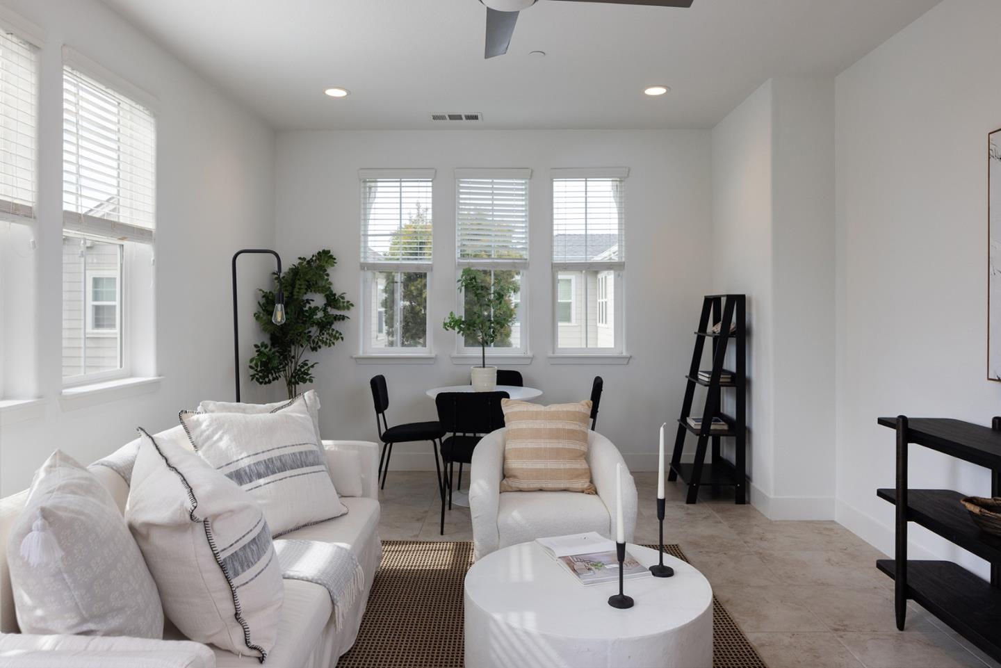 Detail Gallery Image 26 of 31 For 3004 Lighthouse Ln, Marina,  CA 93933 - 5 Beds | 4/1 Baths