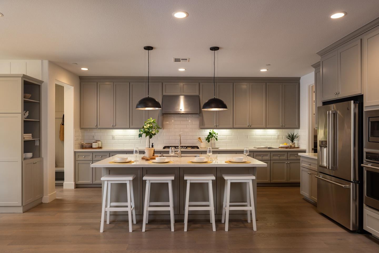 Detail Gallery Image 5 of 31 For 3004 Lighthouse Ln, Marina,  CA 93933 - 5 Beds | 4/1 Baths