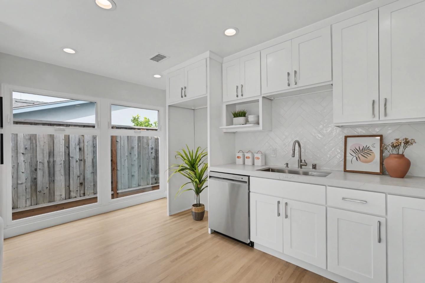 Detail Gallery Image 19 of 55 For 851 Mangrove Ave, Sunnyvale,  CA 94086 - 3 Beds | 2 Baths