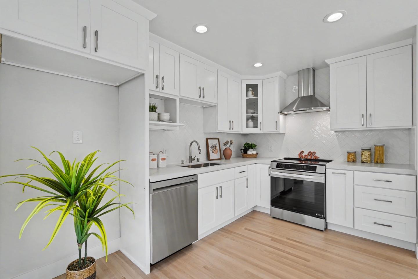 Detail Gallery Image 20 of 55 For 851 Mangrove Ave, Sunnyvale,  CA 94086 - 3 Beds | 2 Baths