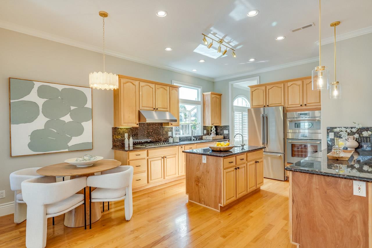 Detail Gallery Image 13 of 60 For 10430 Stern Ave, Cupertino,  CA 95014 - 5 Beds | 4 Baths