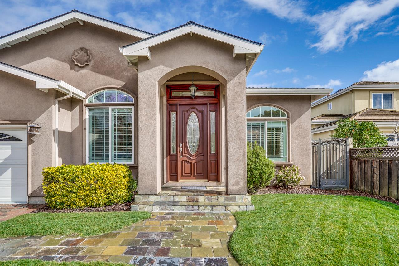 Detail Gallery Image 2 of 60 For 10430 Stern Ave, Cupertino,  CA 95014 - 5 Beds | 4 Baths