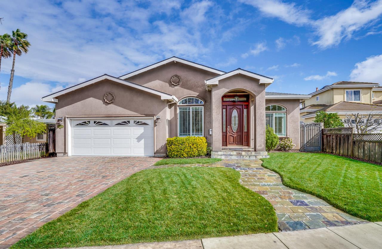 Detail Gallery Image 3 of 60 For 10430 Stern Ave, Cupertino,  CA 95014 - 5 Beds | 4 Baths