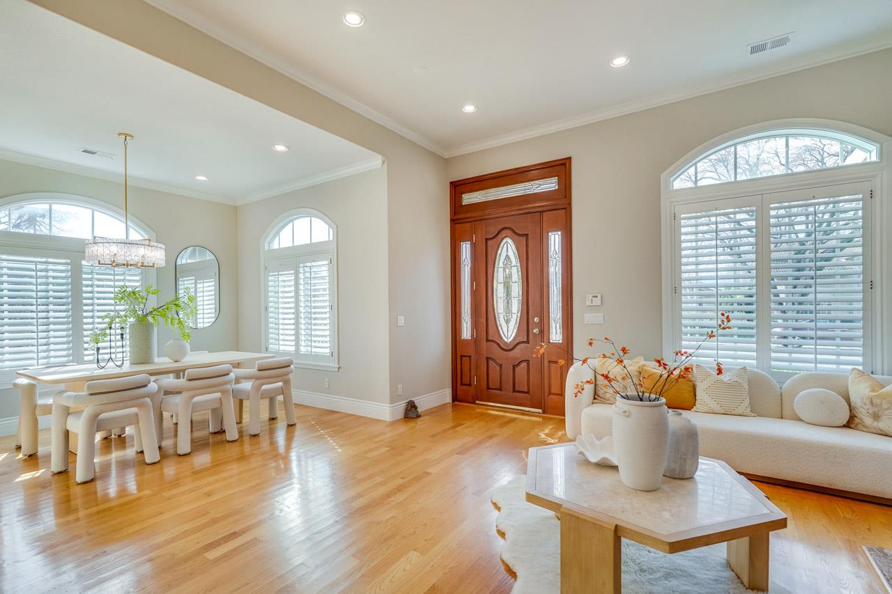 Detail Gallery Image 6 of 60 For 10430 Stern Ave, Cupertino,  CA 95014 - 5 Beds | 4 Baths