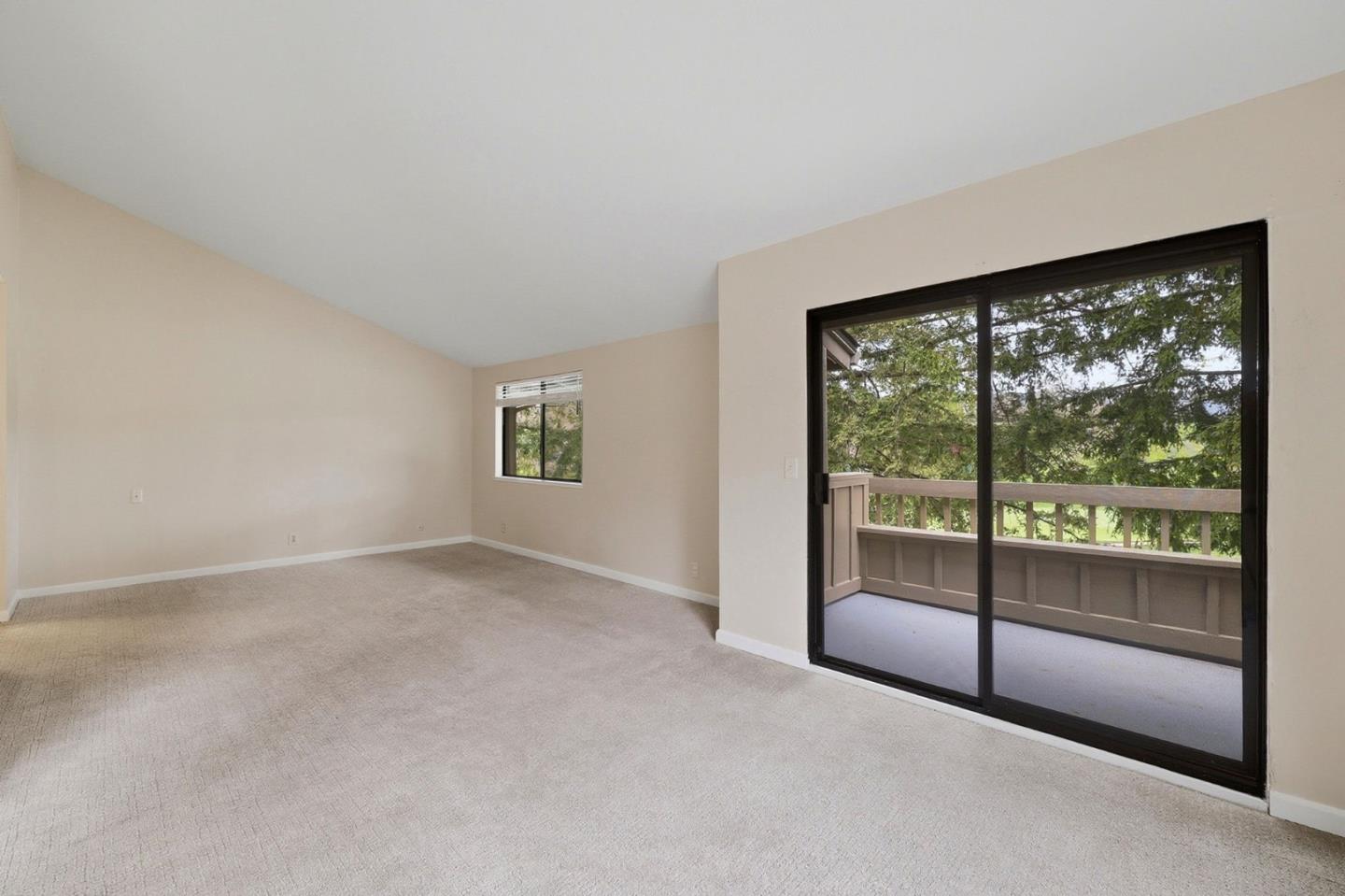 Detail Gallery Image 13 of 32 For 470 Sand Hill Cir, Menlo Park,  CA 94025 - 3 Beds | 2/1 Baths