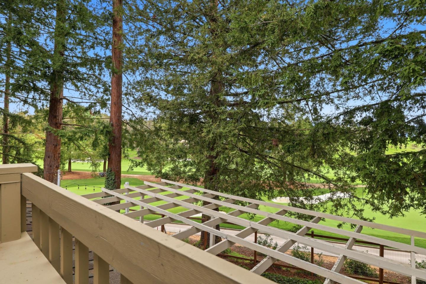 Detail Gallery Image 15 of 32 For 470 Sand Hill Cir, Menlo Park,  CA 94025 - 3 Beds | 2/1 Baths