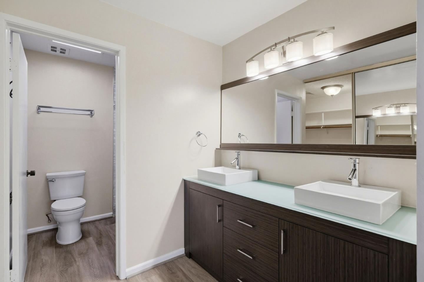 Detail Gallery Image 17 of 32 For 470 Sand Hill Cir, Menlo Park,  CA 94025 - 3 Beds | 2/1 Baths