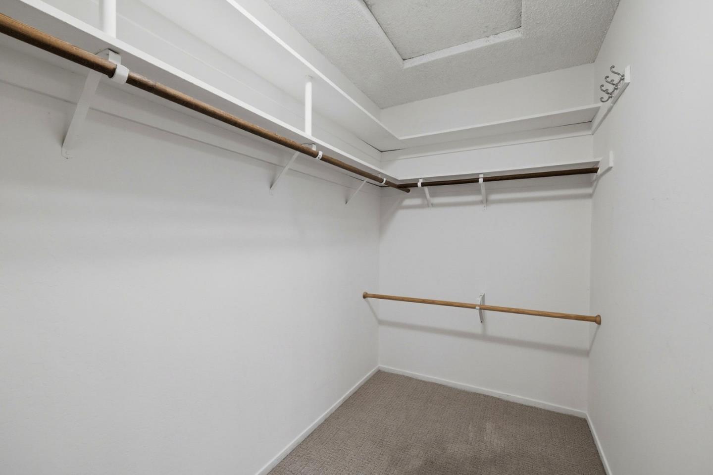 Detail Gallery Image 18 of 32 For 470 Sand Hill Cir, Menlo Park,  CA 94025 - 3 Beds | 2/1 Baths