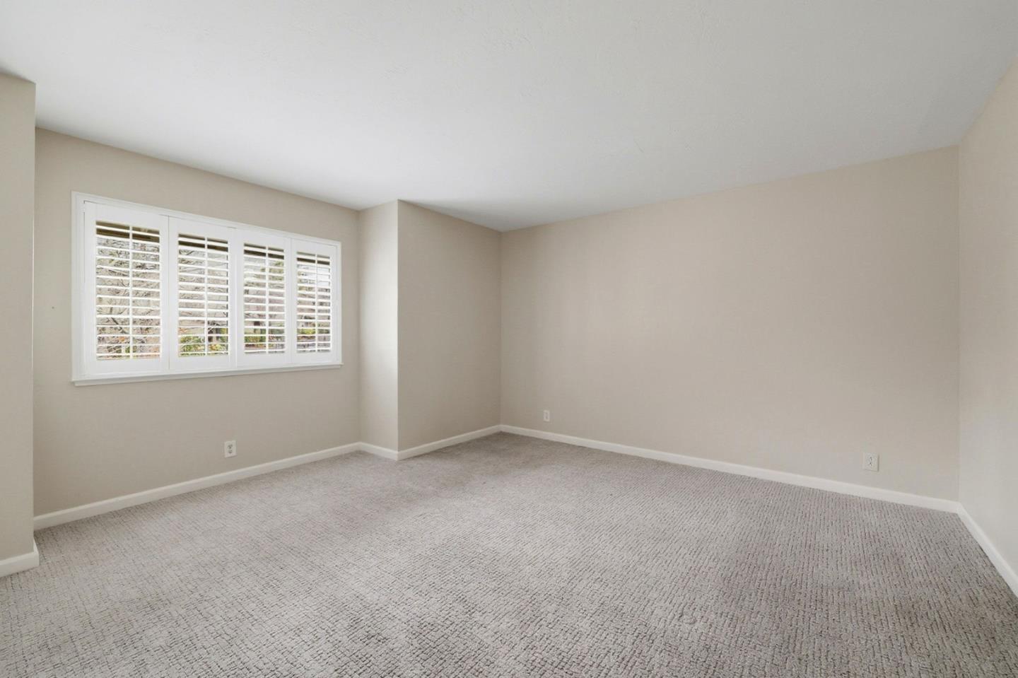 Detail Gallery Image 21 of 32 For 470 Sand Hill Cir, Menlo Park,  CA 94025 - 3 Beds | 2/1 Baths