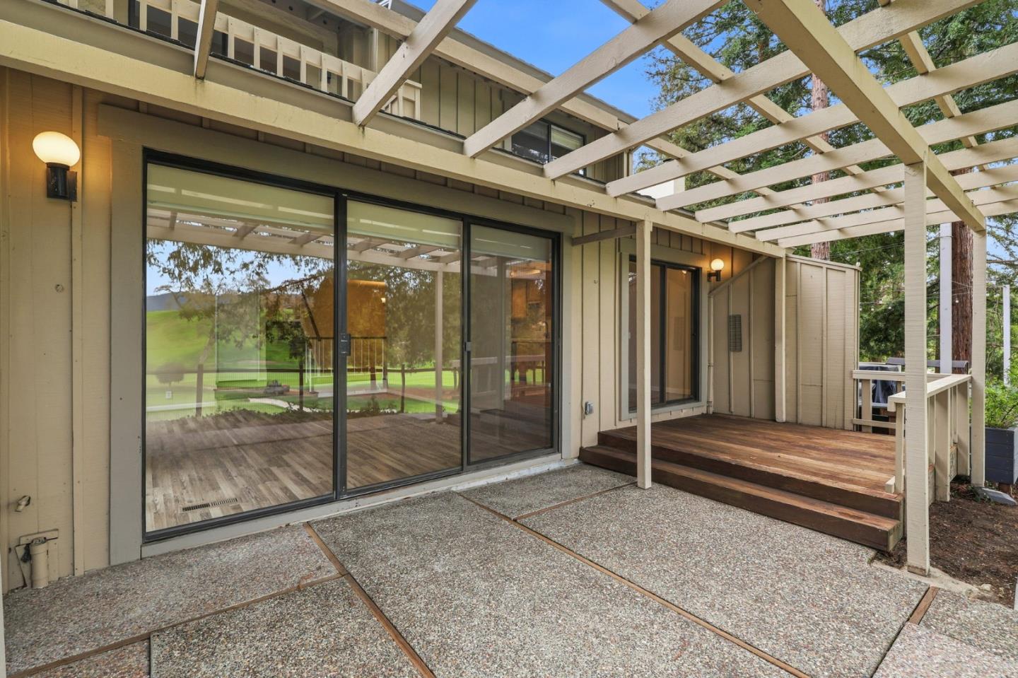 Detail Gallery Image 24 of 32 For 470 Sand Hill Cir, Menlo Park,  CA 94025 - 3 Beds | 2/1 Baths