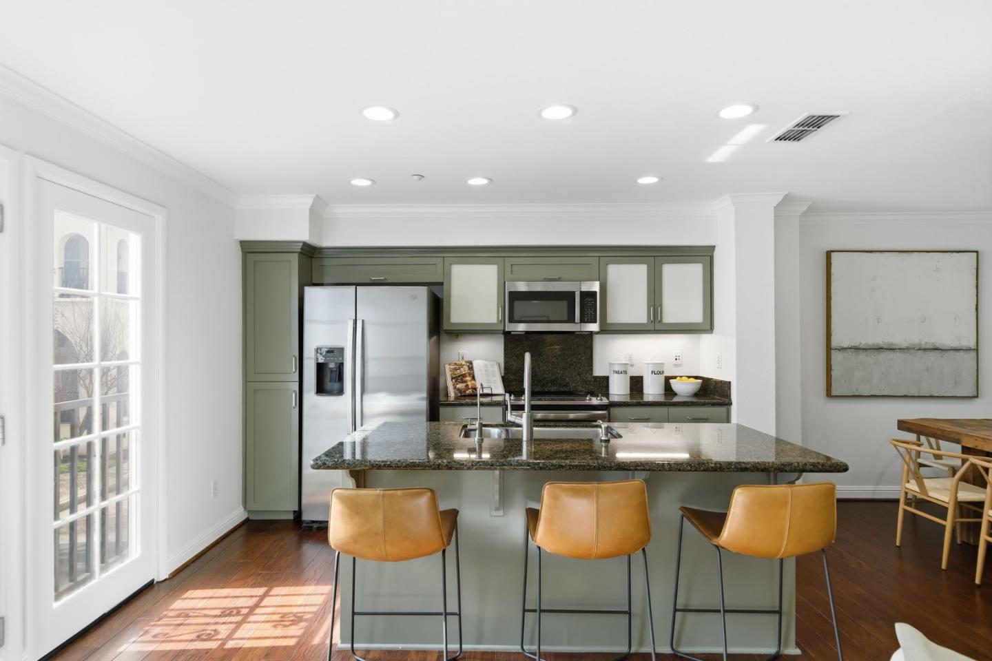 Detail Gallery Image 10 of 23 For 44 Ryland Park Dr, San Jose,  CA 95110 - 3 Beds | 2/1 Baths