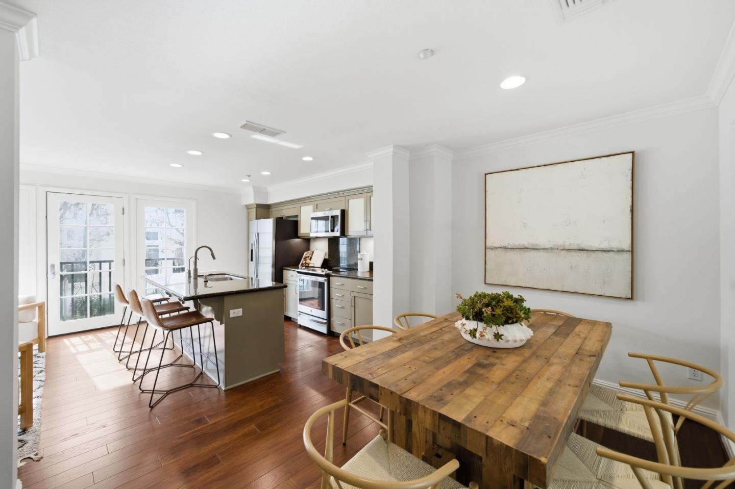 Detail Gallery Image 7 of 23 For 44 Ryland Park Dr, San Jose,  CA 95110 - 3 Beds | 2/1 Baths