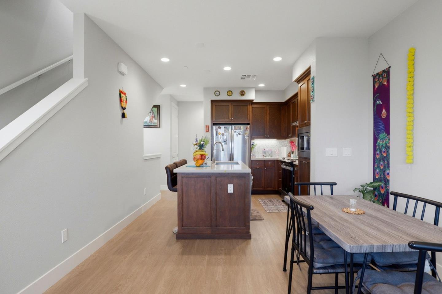 Detail Gallery Image 9 of 39 For 18207 Rebollo Ln, Morgan Hill,  CA 95037 - 3 Beds | 3 Baths