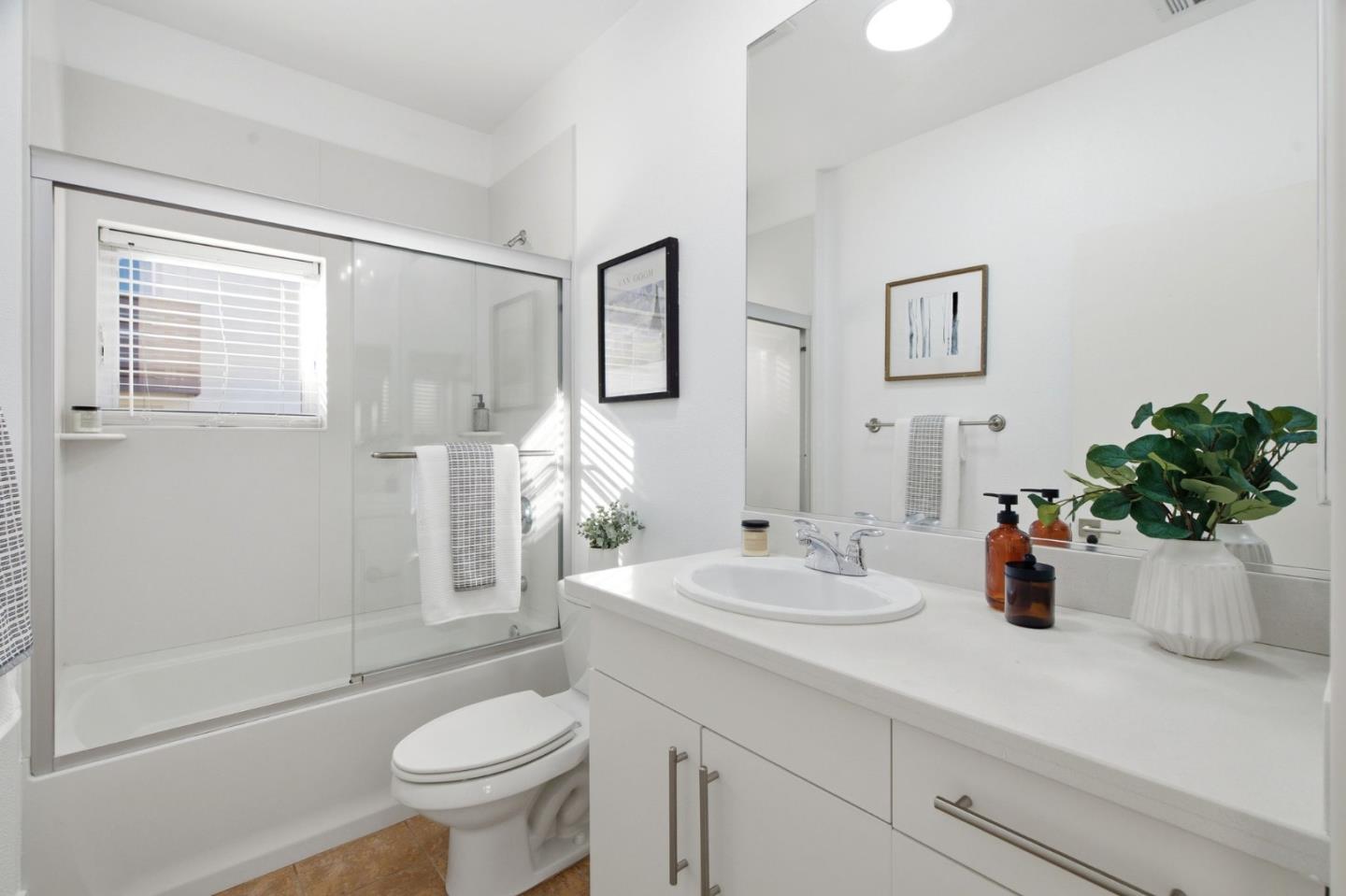 Detail Gallery Image 17 of 45 For 820 Altaire Walk, Palo Alto,  CA 94303 - 3 Beds | 2/1 Baths