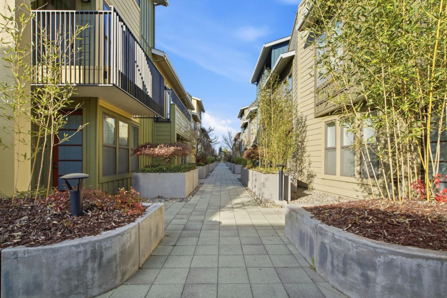 Detail Gallery Image 26 of 45 For 820 Altaire Walk, Palo Alto,  CA 94303 - 3 Beds | 2/1 Baths