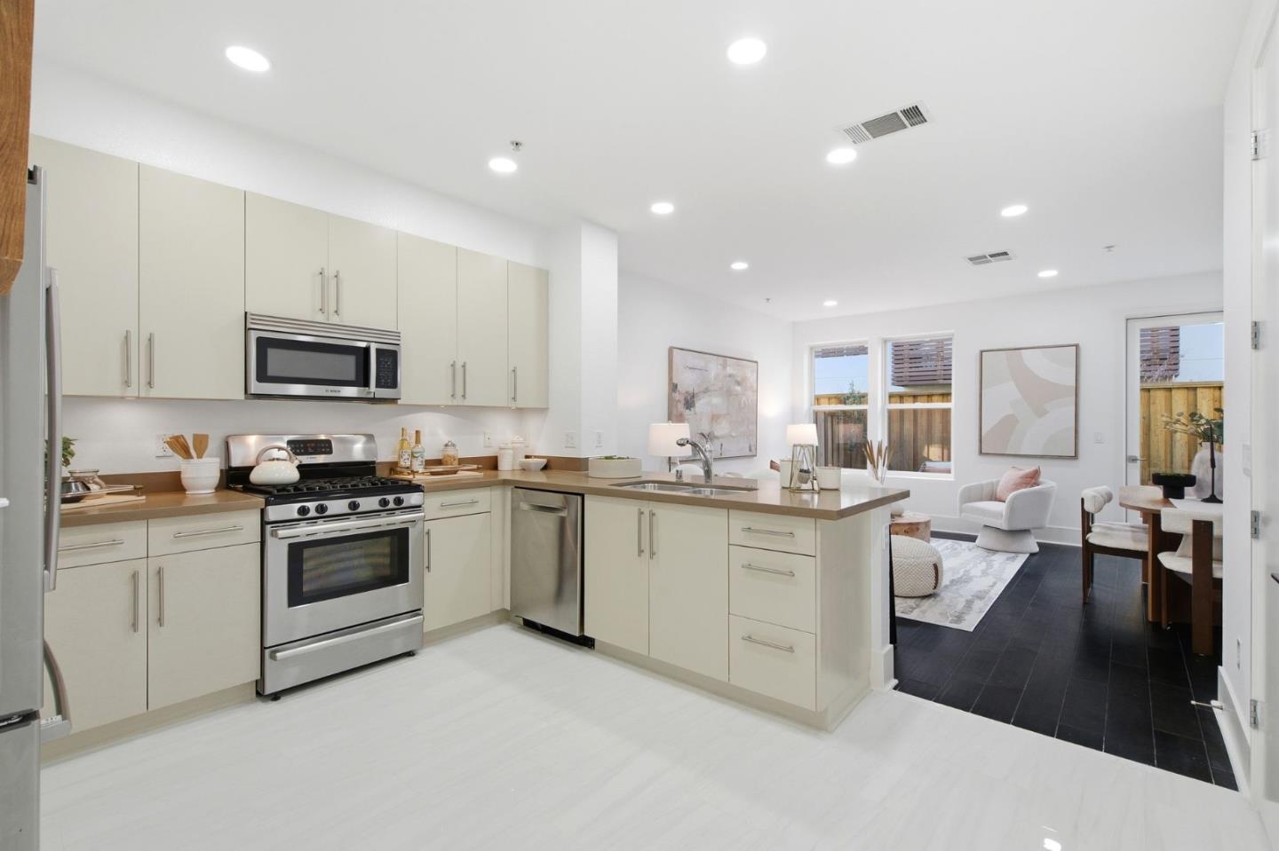 Detail Gallery Image 3 of 45 For 820 Altaire Walk, Palo Alto,  CA 94303 - 3 Beds | 2/1 Baths