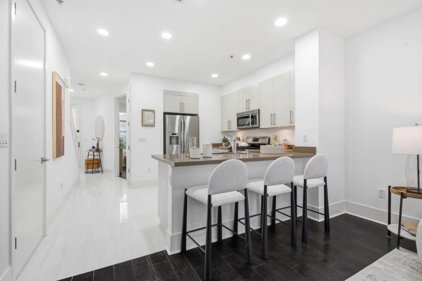 Detail Gallery Image 5 of 45 For 820 Altaire Walk, Palo Alto,  CA 94303 - 3 Beds | 2/1 Baths