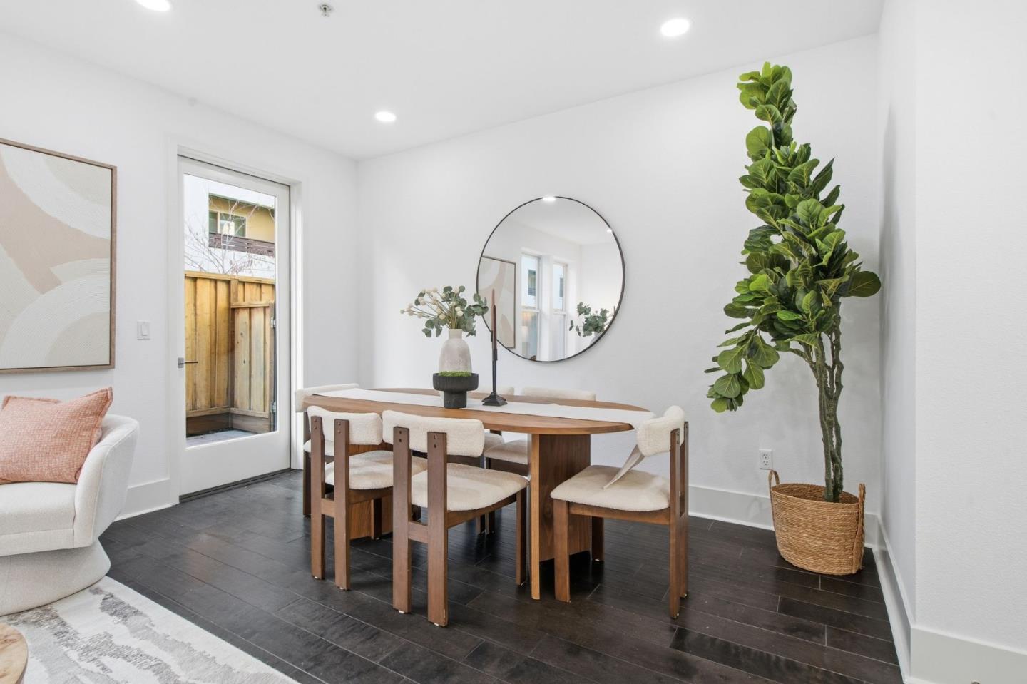 Detail Gallery Image 8 of 45 For 820 Altaire Walk, Palo Alto,  CA 94303 - 3 Beds | 2/1 Baths