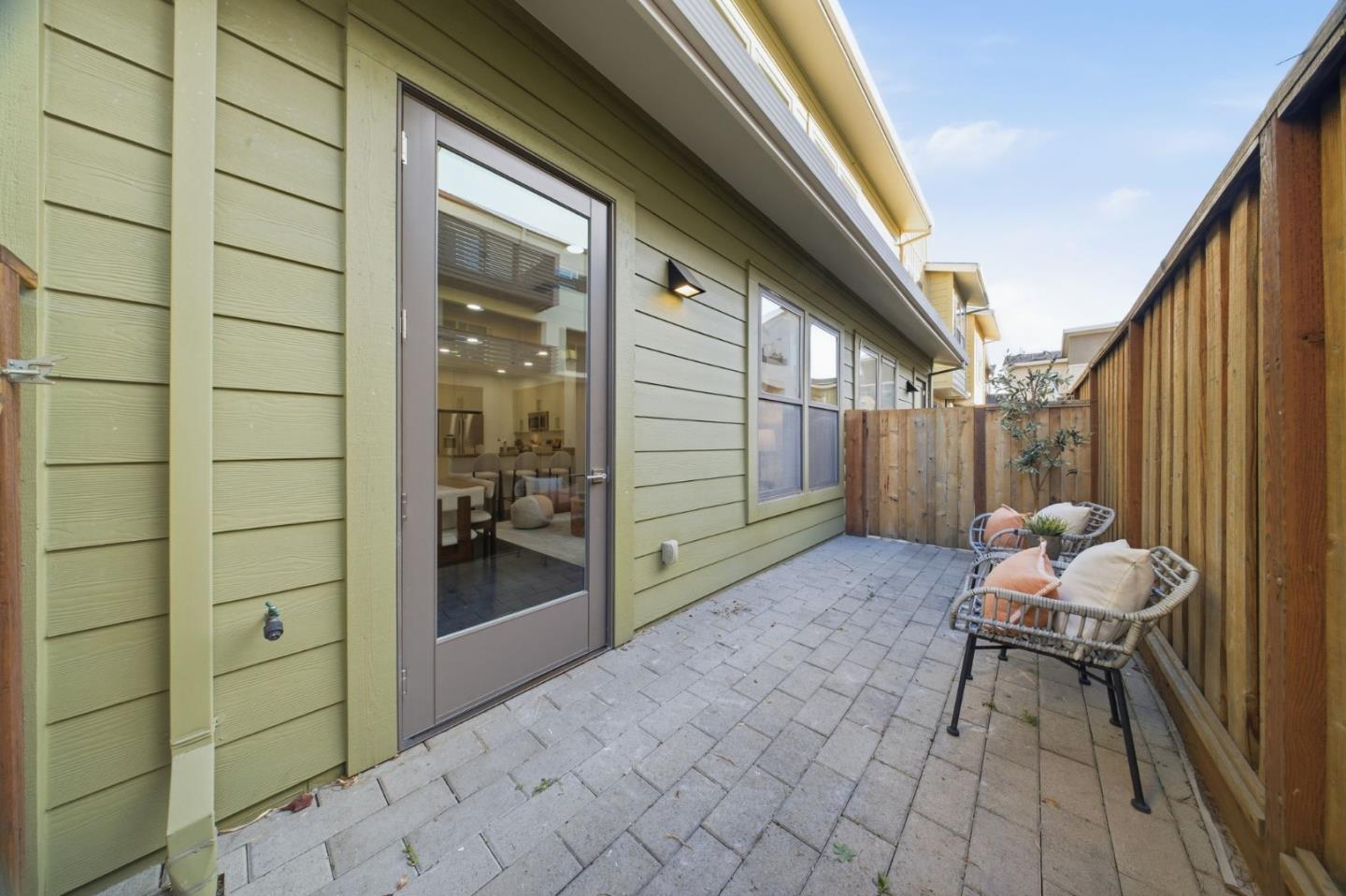 Detail Gallery Image 9 of 45 For 820 Altaire Walk, Palo Alto,  CA 94303 - 3 Beds | 2/1 Baths