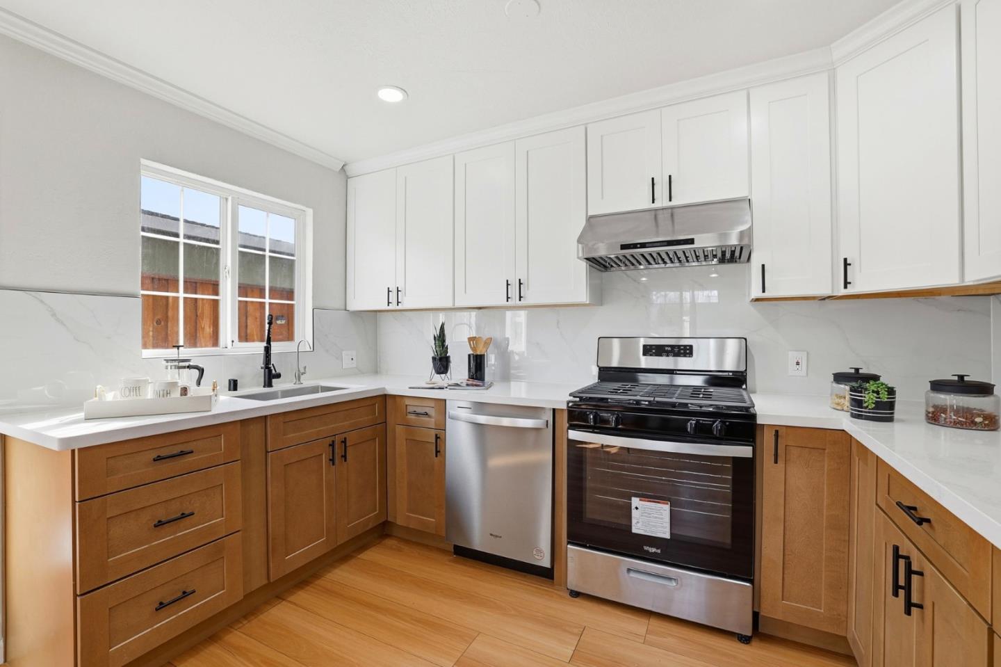 Detail Gallery Image 11 of 35 For 3083 Irlanda Way, San Jose,  CA 95124 - 4 Beds | 2 Baths