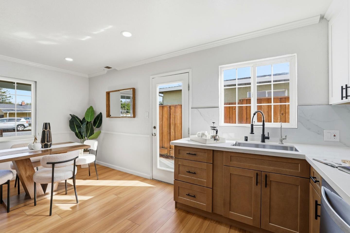 Detail Gallery Image 13 of 35 For 3083 Irlanda Way, San Jose,  CA 95124 - 4 Beds | 2 Baths