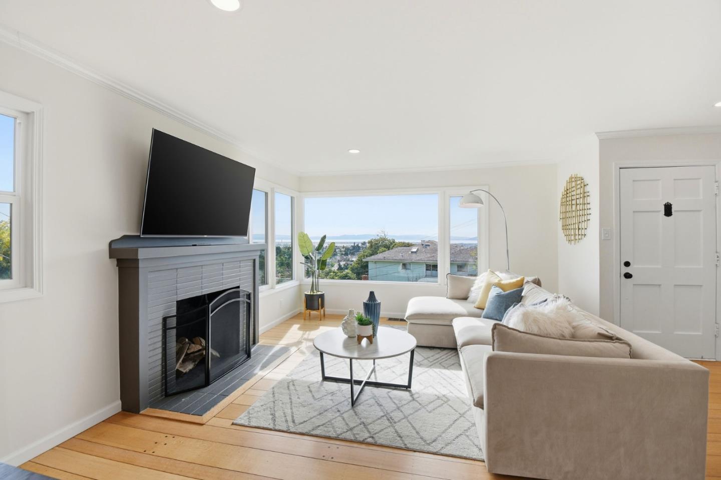 Detail Gallery Image 5 of 46 For 4198 Huntington St, Oakland,  CA 94619 - 4 Beds | 2 Baths