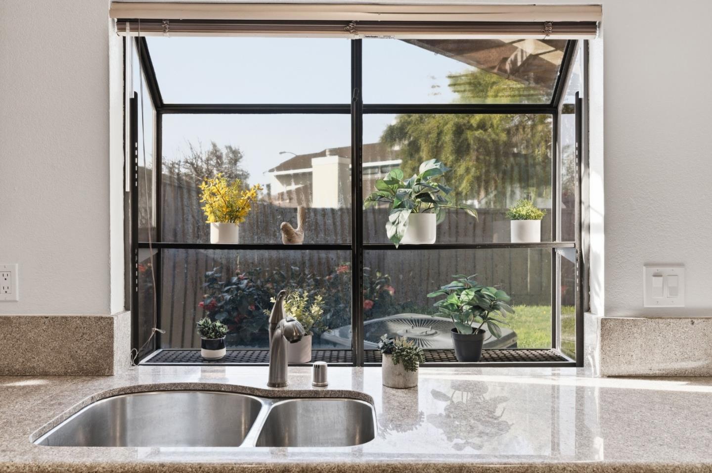 Detail Gallery Image 14 of 78 For 4819 Kenwood St, Union City,  CA 94587 - 3 Beds | 2/1 Baths